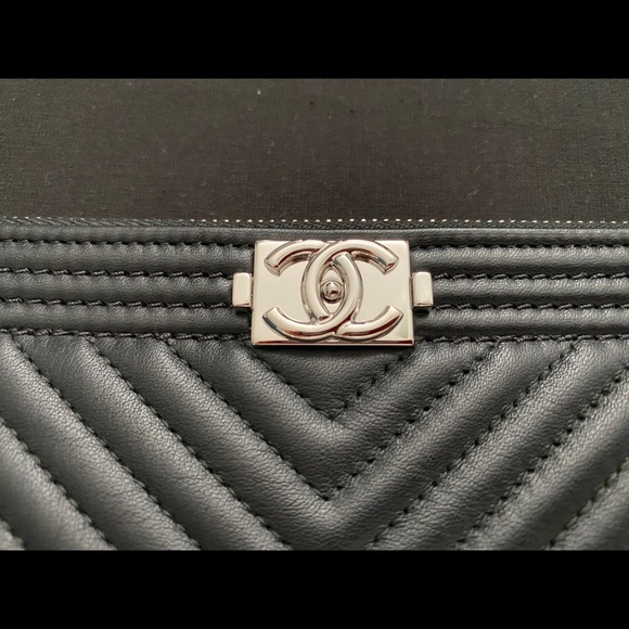 Authentic CHANEL Medium Chevron Boy O Case - Picture 6 of 11